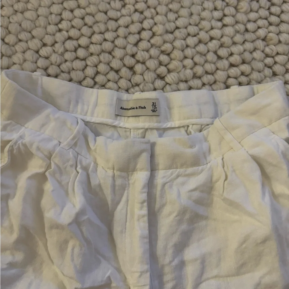 Abercrombie & Fitch High Waist White Linen Shorts - Picture 3 of 3